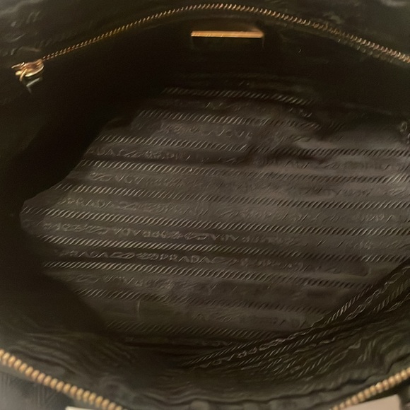 PRADA Bag - Picture 5 of 10